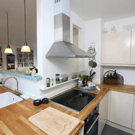 Two-storey - Historic & Charming
