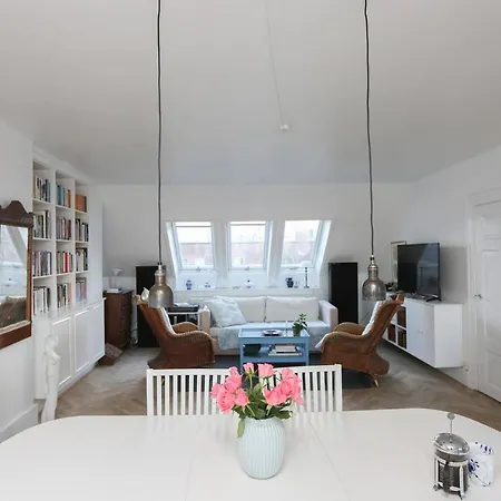 Two-storey - Historic & Charming